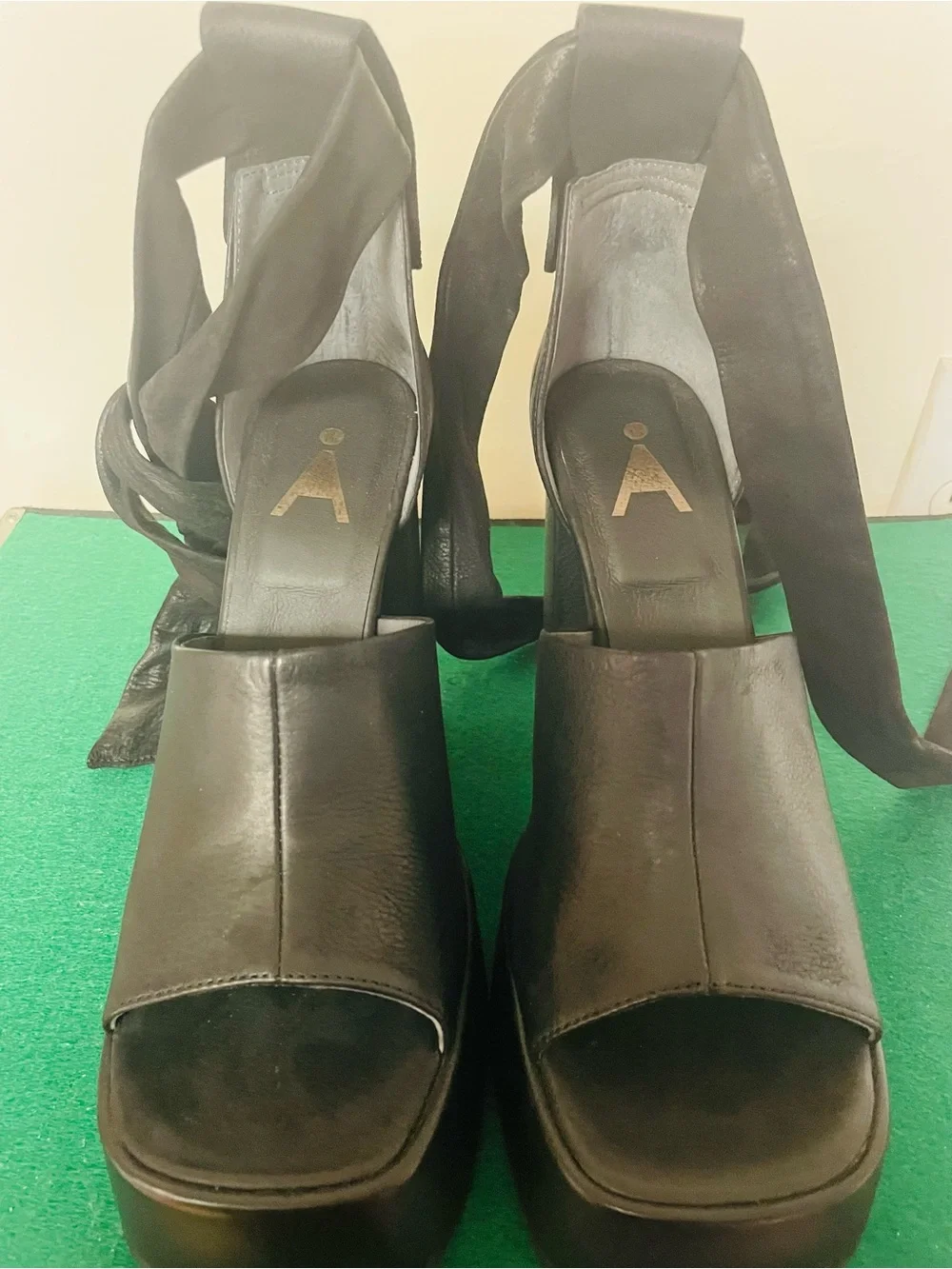 NEW Sort Aarhus Leather Black Ankle-Tie Platform Heels, size EU 39 (8.5-9)